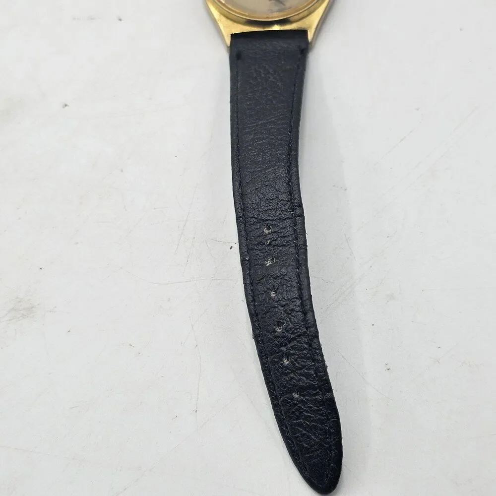 Vintage Boeing Airplane Watch On Genuine Leather Band New Battery Runs Great